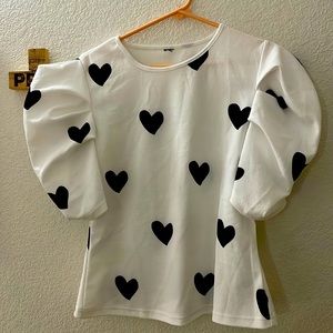 NWOT black heart crop pull sleeve XL 🔥